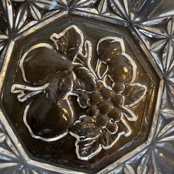 Vintage Clear Federal Glass Ruffled Edge Dish with Fruit Design - Picture 5 of 11